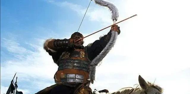 1201年，铁木真的侍卫抓到一个俘虏献给铁木真。帐内的火盆烧得正旺，铁木真盯