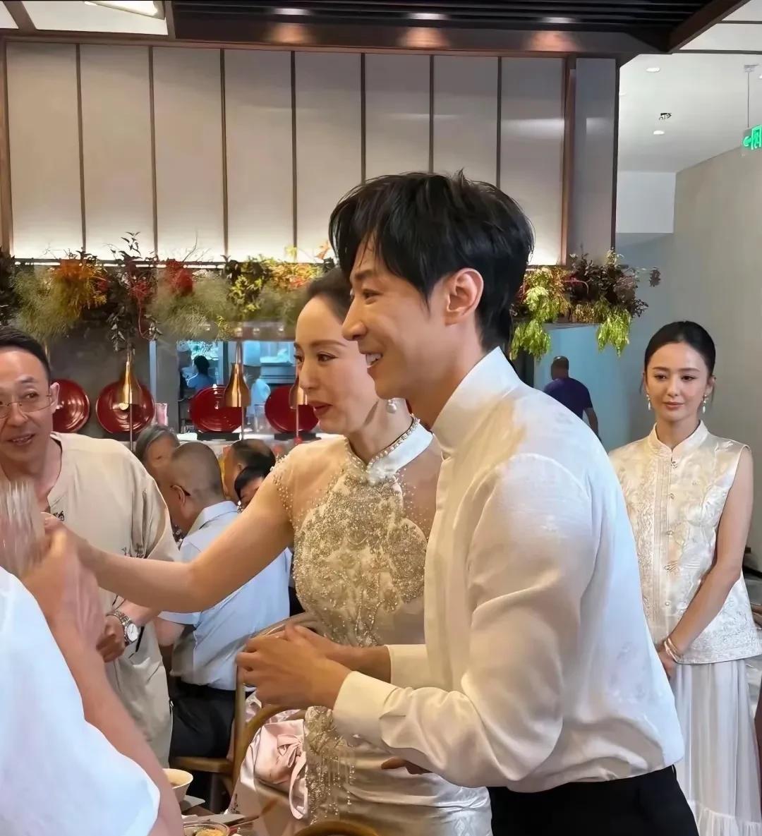 问一下男人？男人是不是本性喜新厌旧？这么美的两个女人，也能被老公抛弃？男