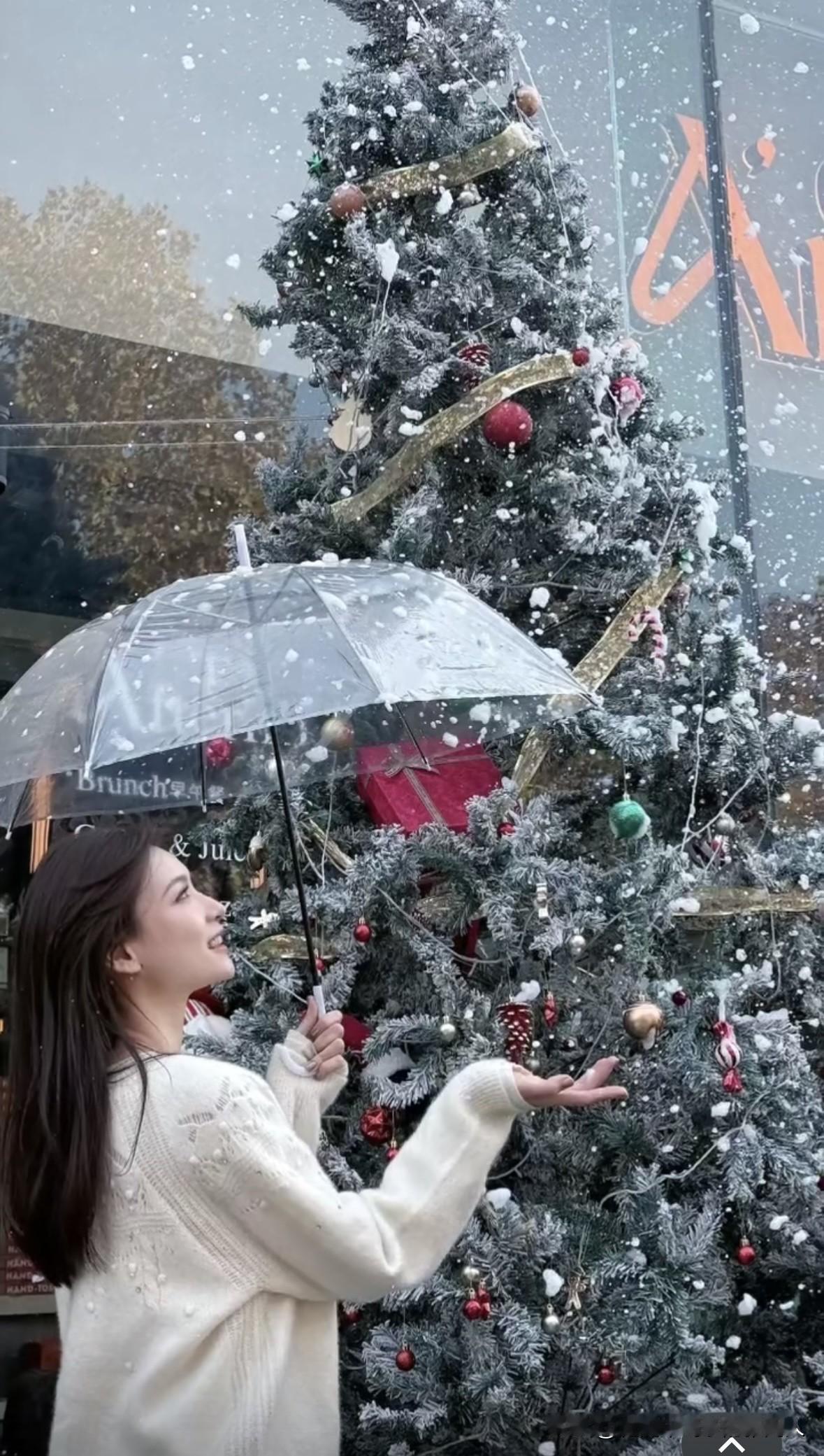 昨天圣诞节，有史以来，销售最差的。营业额还不到四千块！突然就好怀念2016年