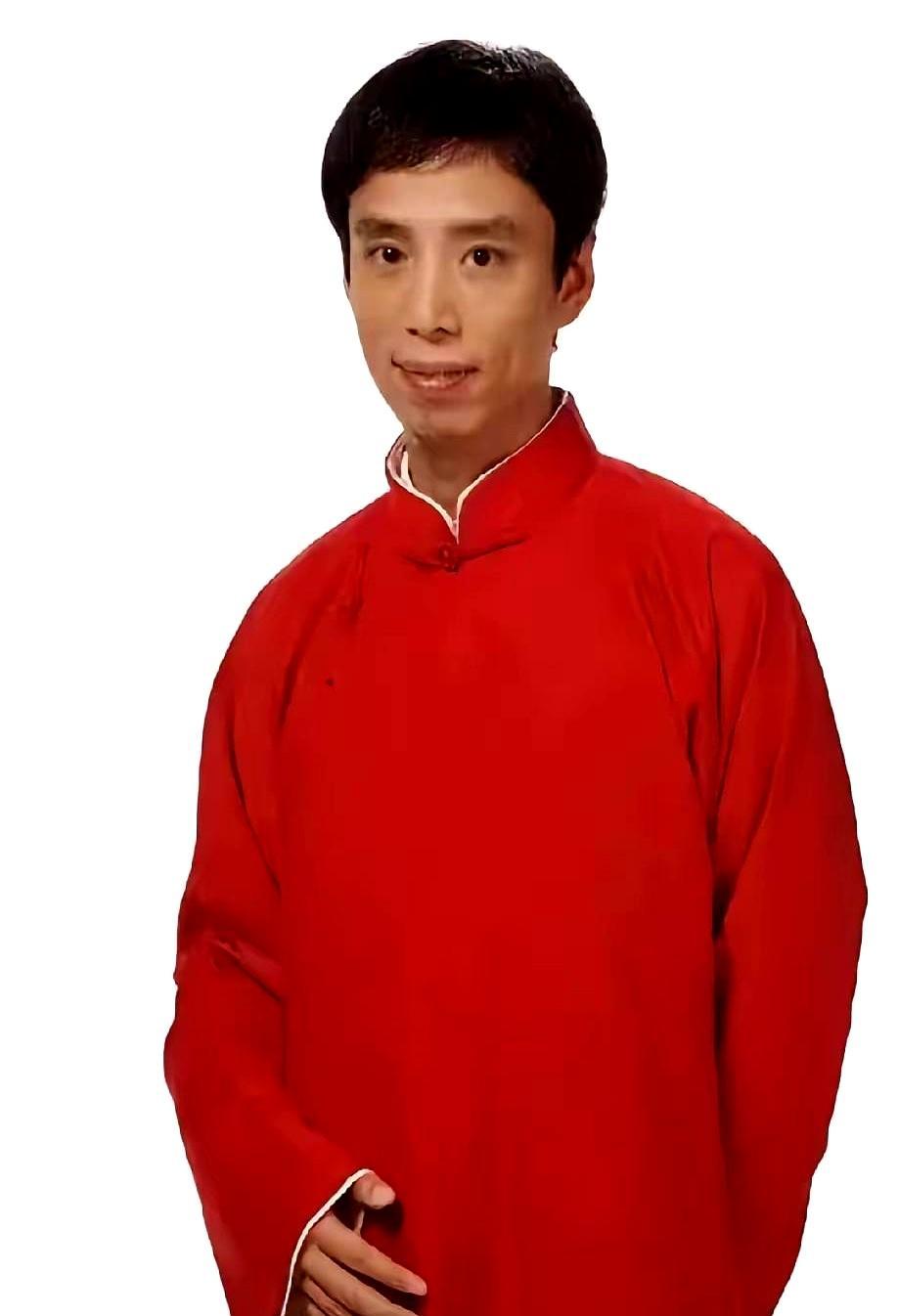 一夜5个亿，一个消失三年的小品演员，把所有晚会的遮羞布都给扯了。饭桌上，一杯53