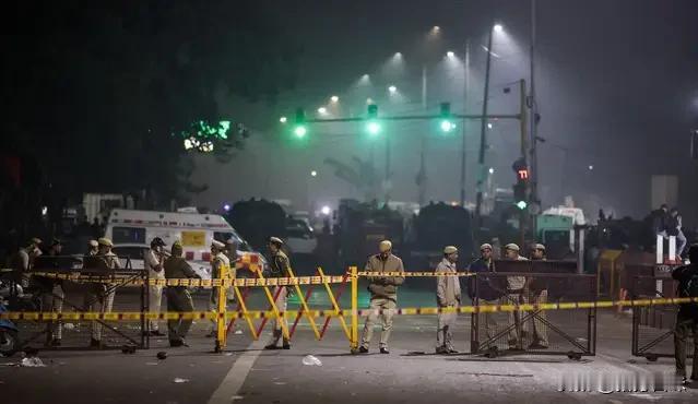 今年4月克什米尔发生了恐怖袭击，莫迪选择了开战，这次在首都新德里再次发生恐怖袭击