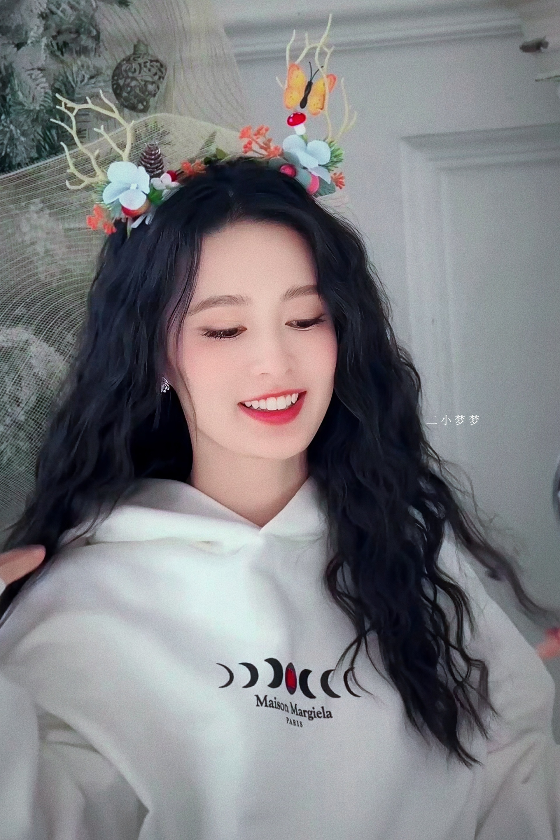 李沁捕捉一只冬日林间小鹿沁～