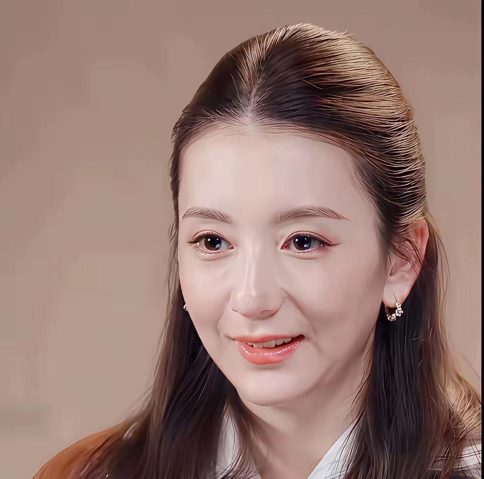 没有滤镜！方媛滤镜碎了！这也许就是生了三娃还当全职主妇的中年女人的样子！皮肤