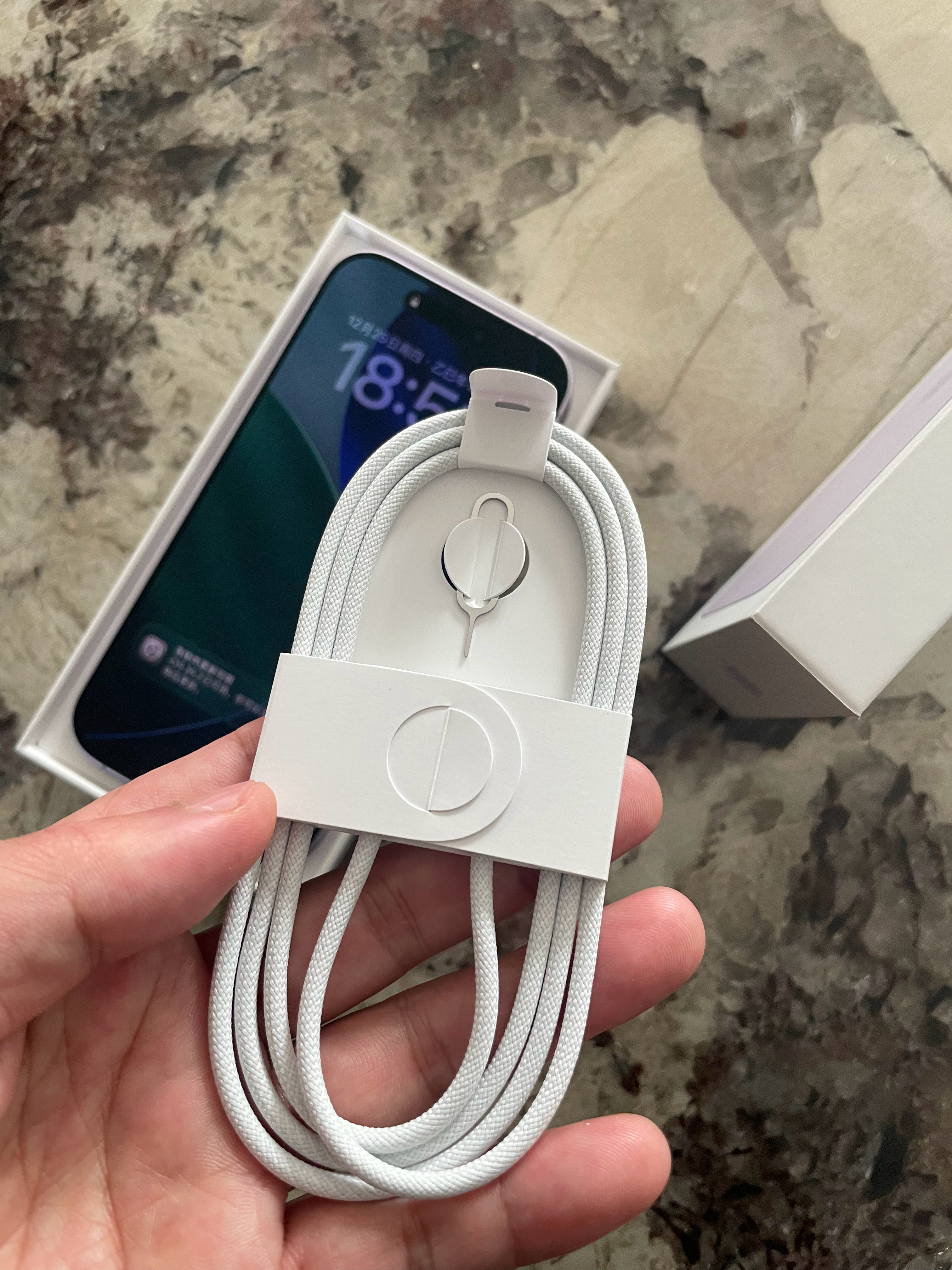 iPhone现在的这种电源线会耐用一点？用过的说说。