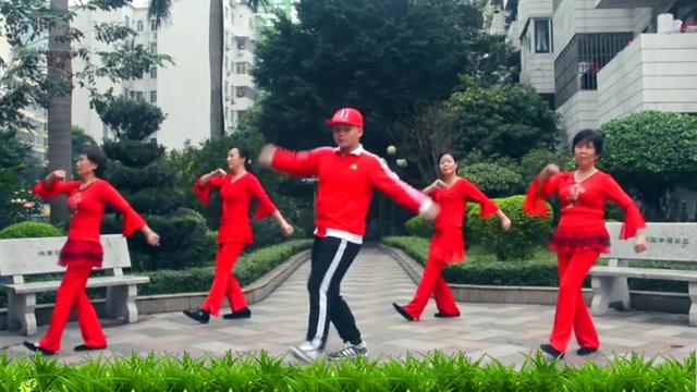 周思萍广场舞系列 得意的笑 舞曲编辑酷歌 (流