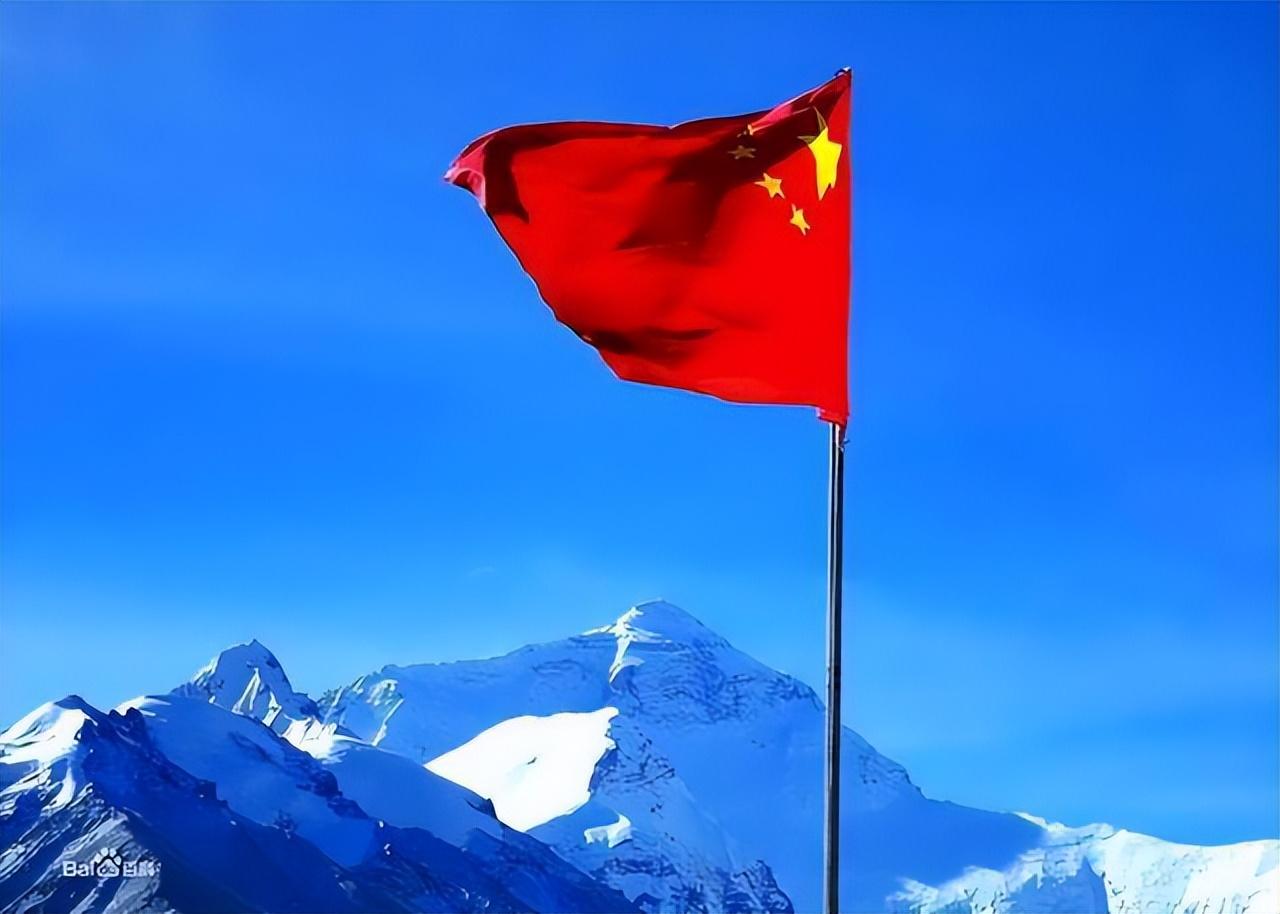 很多人都以为珠穆朗玛峰全在中国，其实它北坡归中国，南坡归尼泊尔，并非完全属于我国