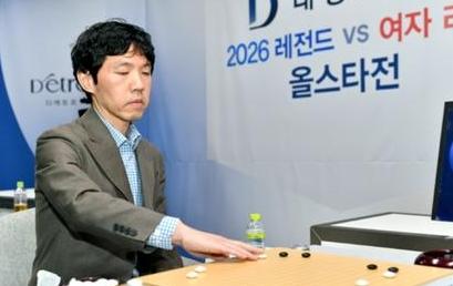 最高棋士战~李昌镐/金恩持出线一步之遥韩国最高棋士战创办于2020年。冠