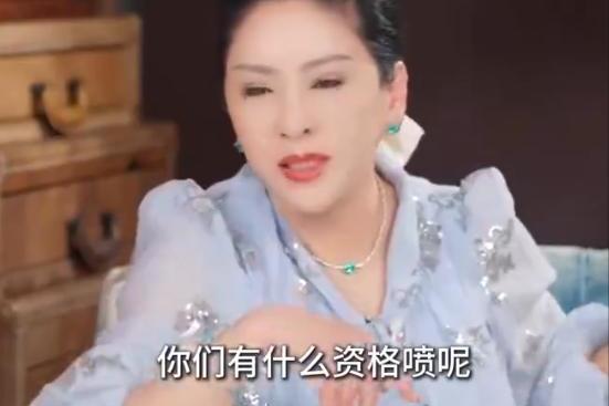 谁能想到王菲春晚表演引争议，向太竟直接下场怒怼网友，这波力挺也太刚了！王菲登春