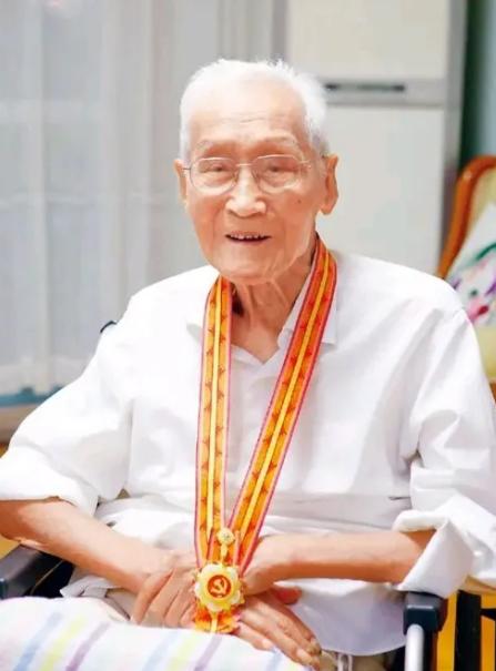 他是世界上第一个惯性导航博士，不顾阻挠，几经波折，终于被祖国用美军战俘换回了国！