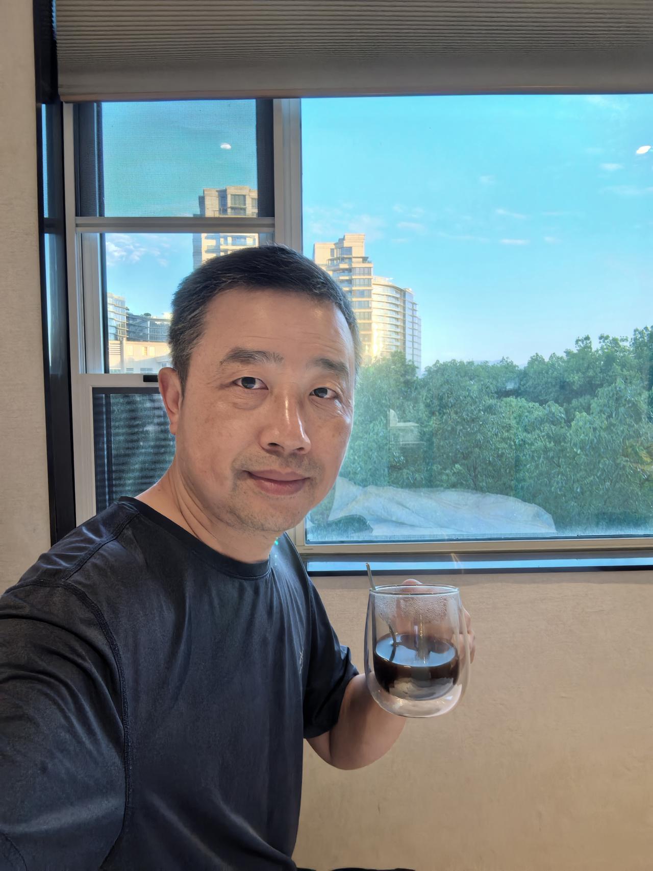 这几天在千岛湖自驾，还是老习惯，过午不食。从昨天中午到现在，空腹已经20个小时了
