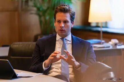 荷兰：搞安世已“奏效”外媒炒作，荷兰经济事务大臣文森特·卡雷曼斯因下令接管芯