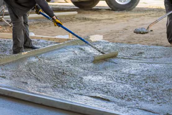 我告诉你，电影里那些最狠的藏尸桥段，用水泥浇筑，全是扯淡，真正高明的是在上面种一