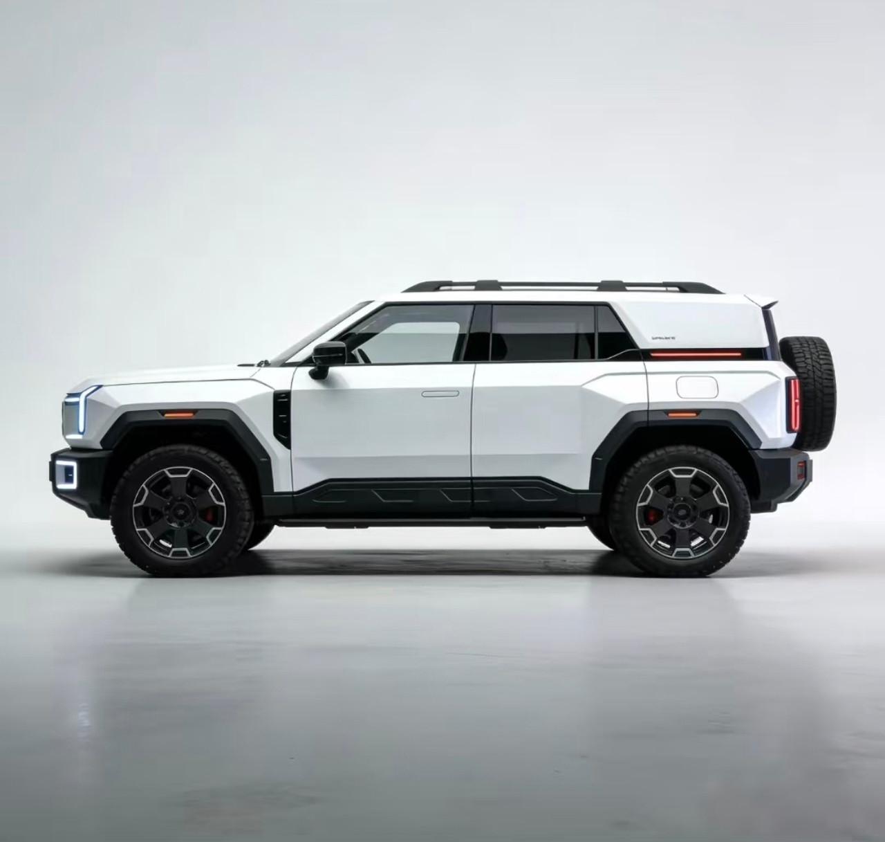 方程豹钛9方程豹钛9不是说6座的吗？看着造型又是五座了，一直想要方程豹出一款6座