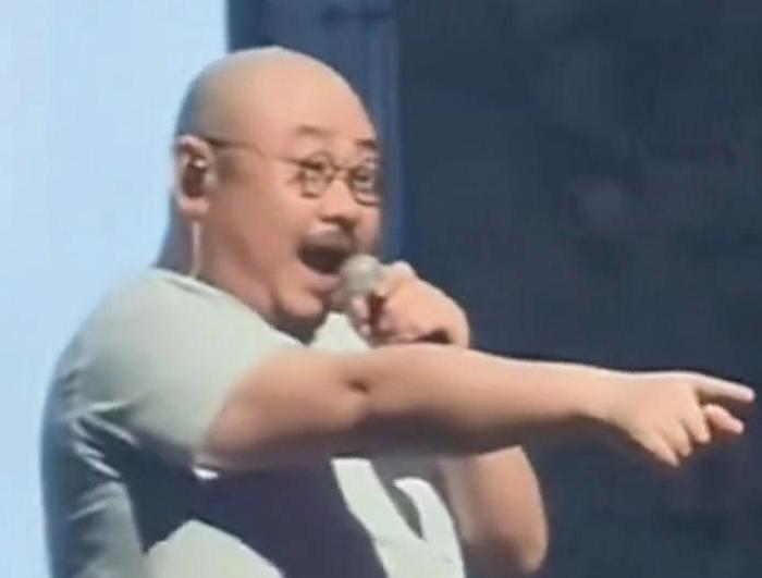 刀郎回到了他初唱山歌的地方——新疆乌鲁木齐。“山歌响起的地方·刀郎2025巡回演