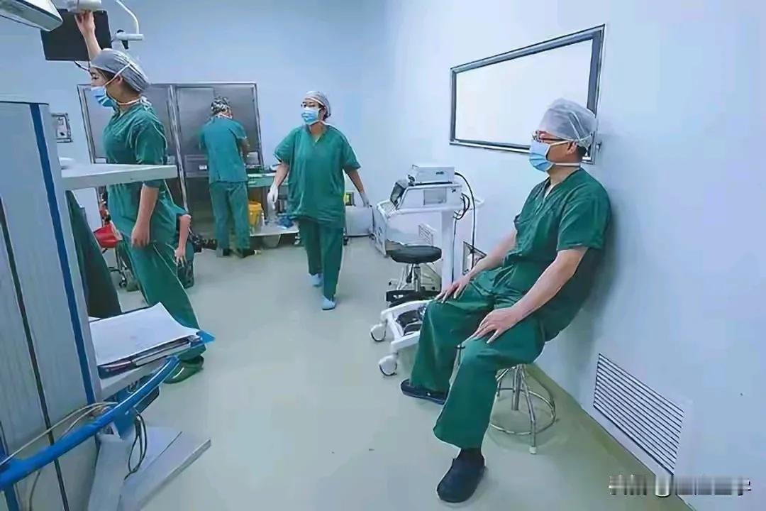 表弟12年前从上海交大博士毕业后在上海一家医院做眼科医生，现在是副主任医师！今年