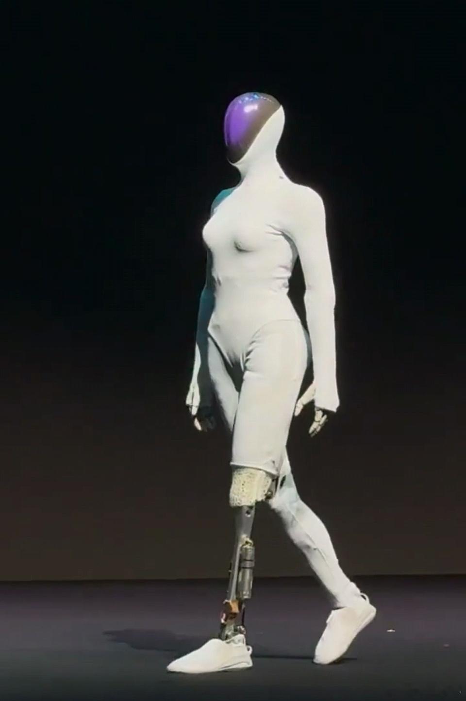 机器人性别机器人该不该有性别，竟然成为一个讨论点。人行机器人主要是高度仿真，以