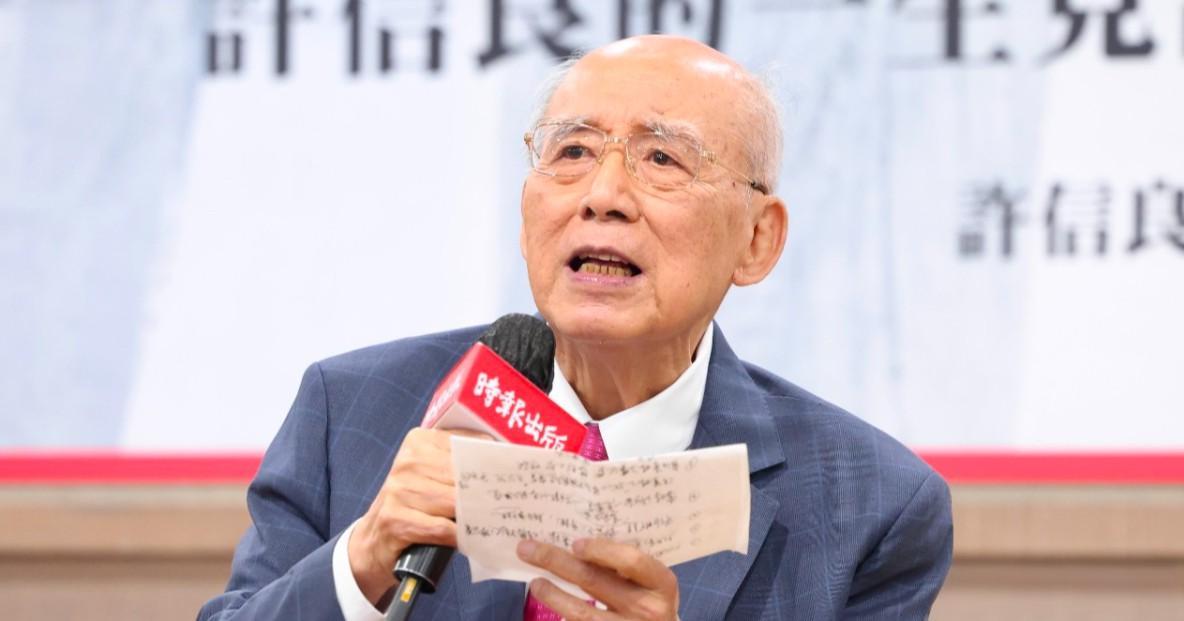 郑丽文拜访吴伯雄国民党主席郑丽文3日下午拜会前主席吴伯雄，获得伯公肯定与支