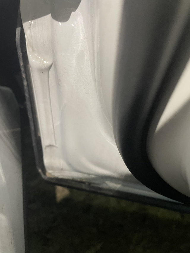 大哥们，大众的车漆出厂就是这样吗各位大哥这个是漆和胶是原厂的吗，怎么感觉特别粗