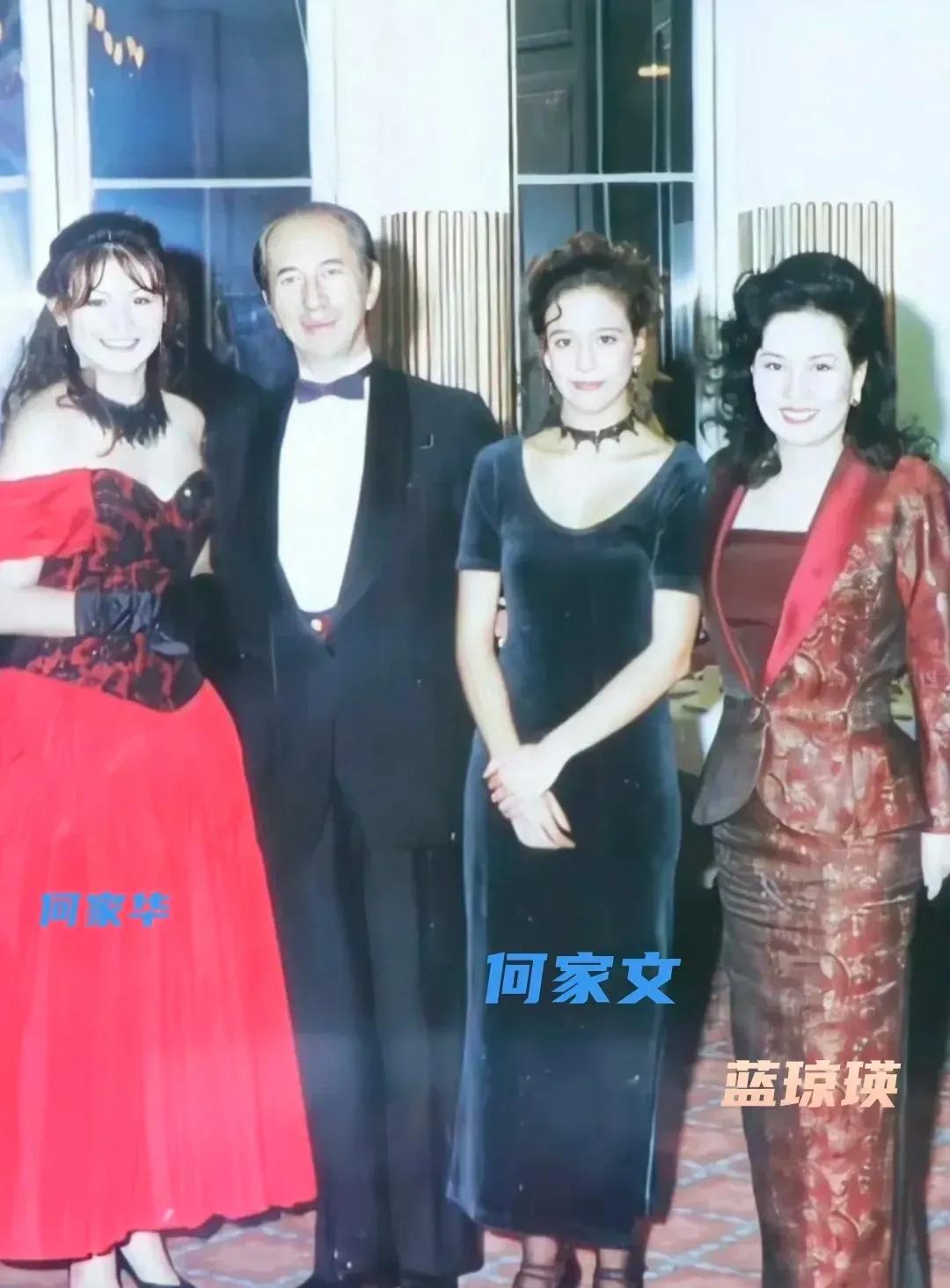 蓝琼缨以前对何猷光的孩子好照顾哦，跟赌王何鸿燊出席活动的时候，竟然搂着何家文的腰