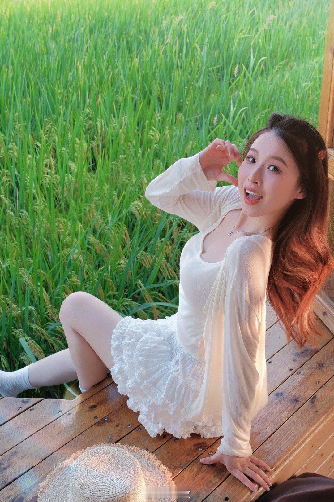 🍵在好舒服的地方舒服了一下午前段时间偶遇了小时候的老师以前幻想过很多次这种场
