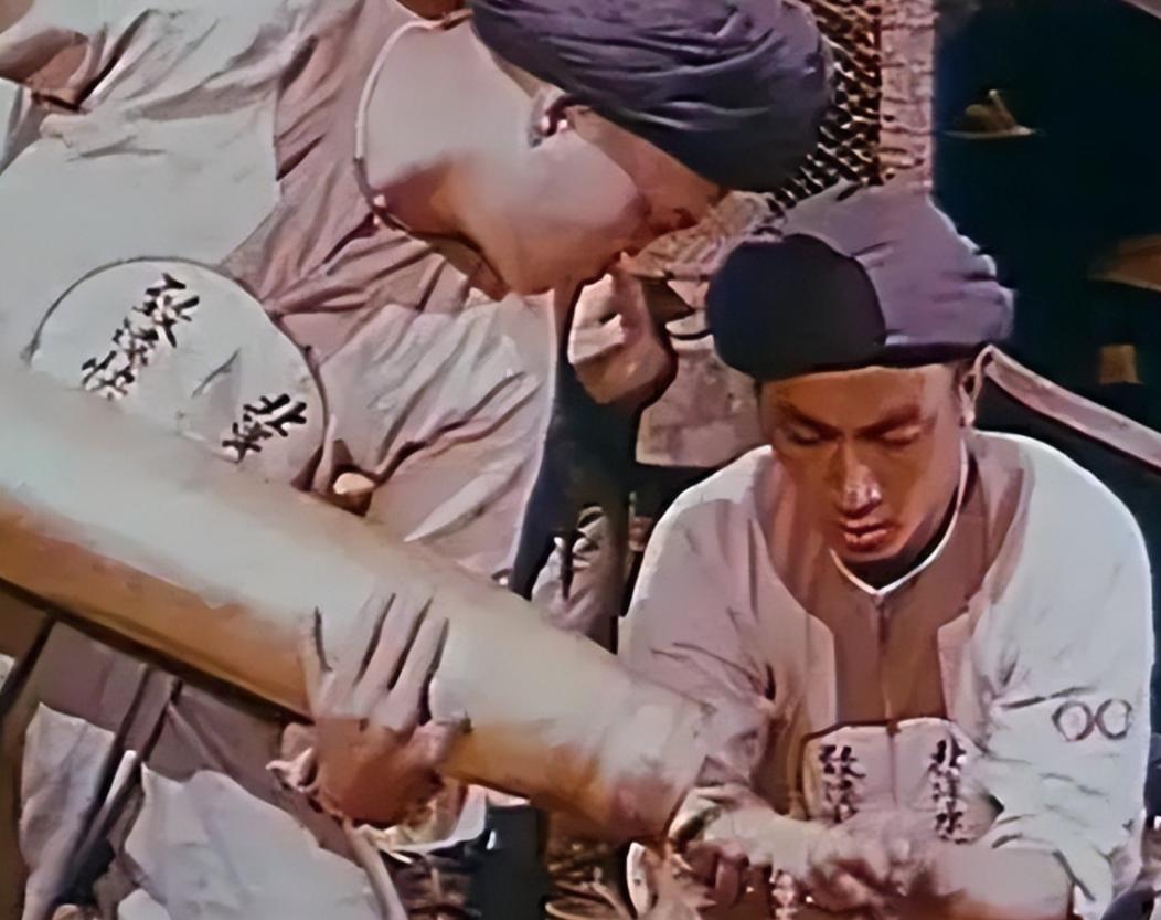 过去总有人骂，甲午战败是因为炮弹里掺了沙子。可如今懂行的人都知道，这纯属冤枉，