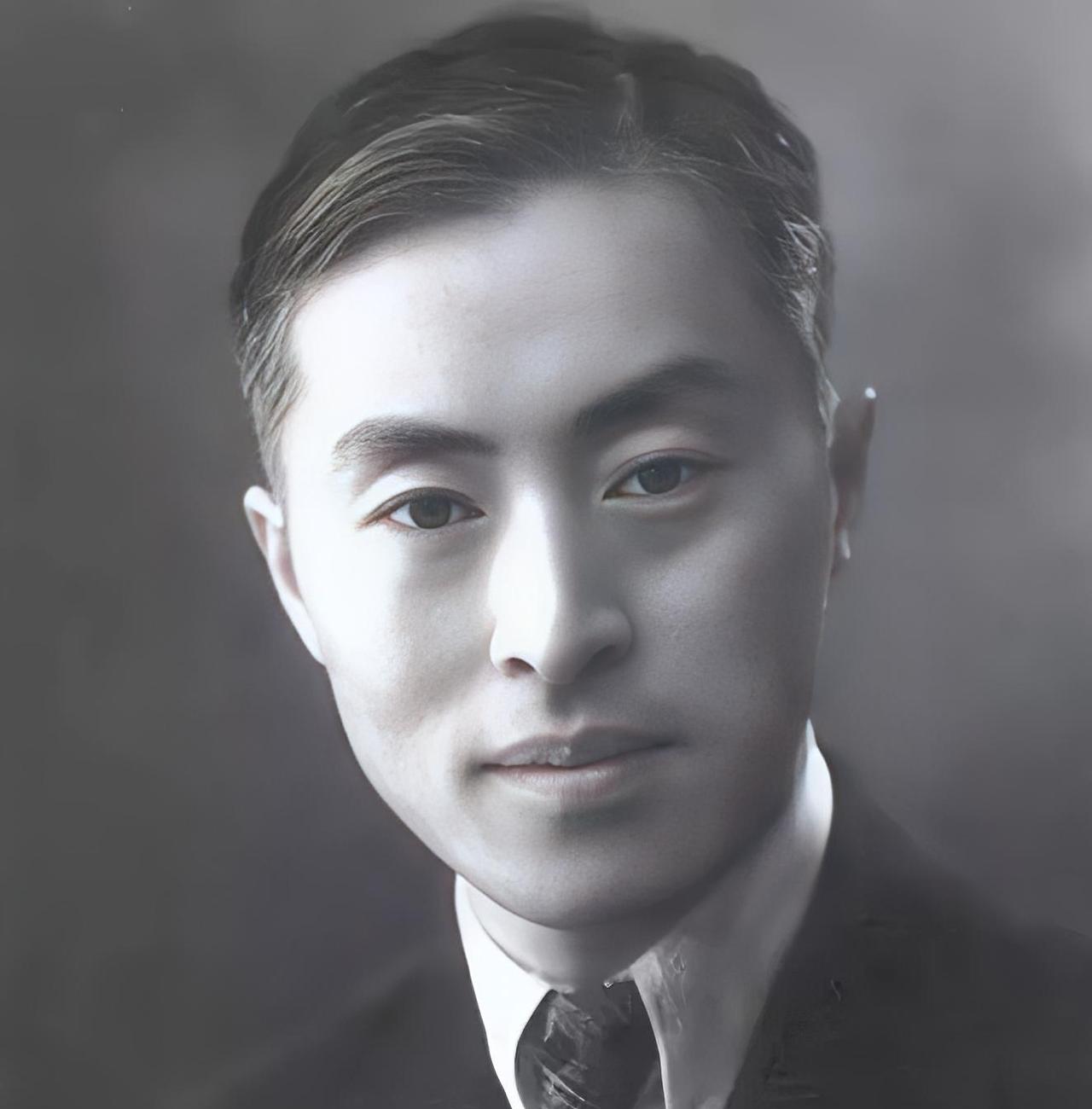 1947年，地下党员汪戈被捕，中统正要用刑，李茂堂却推门进来，先对汪戈使了一个眼