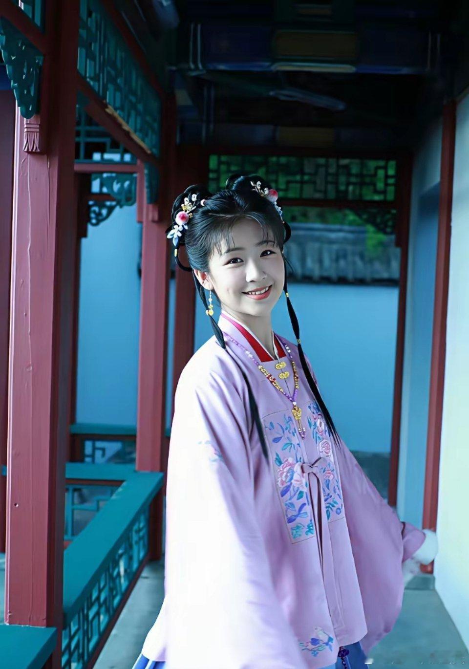 她笑起来像杨紫，如今演谭松韵年轻版，16岁有五年戏龄，《兰香如故》演技真好！热播