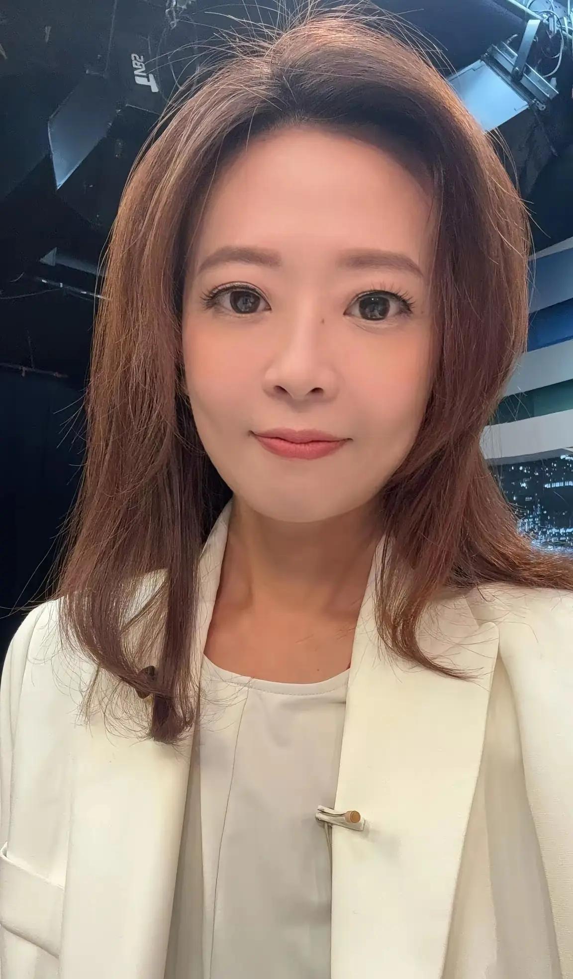 国民党发言人江怡臻主持了今天下午的新北市市长候选人初选结果公布仪式，其中还有一起