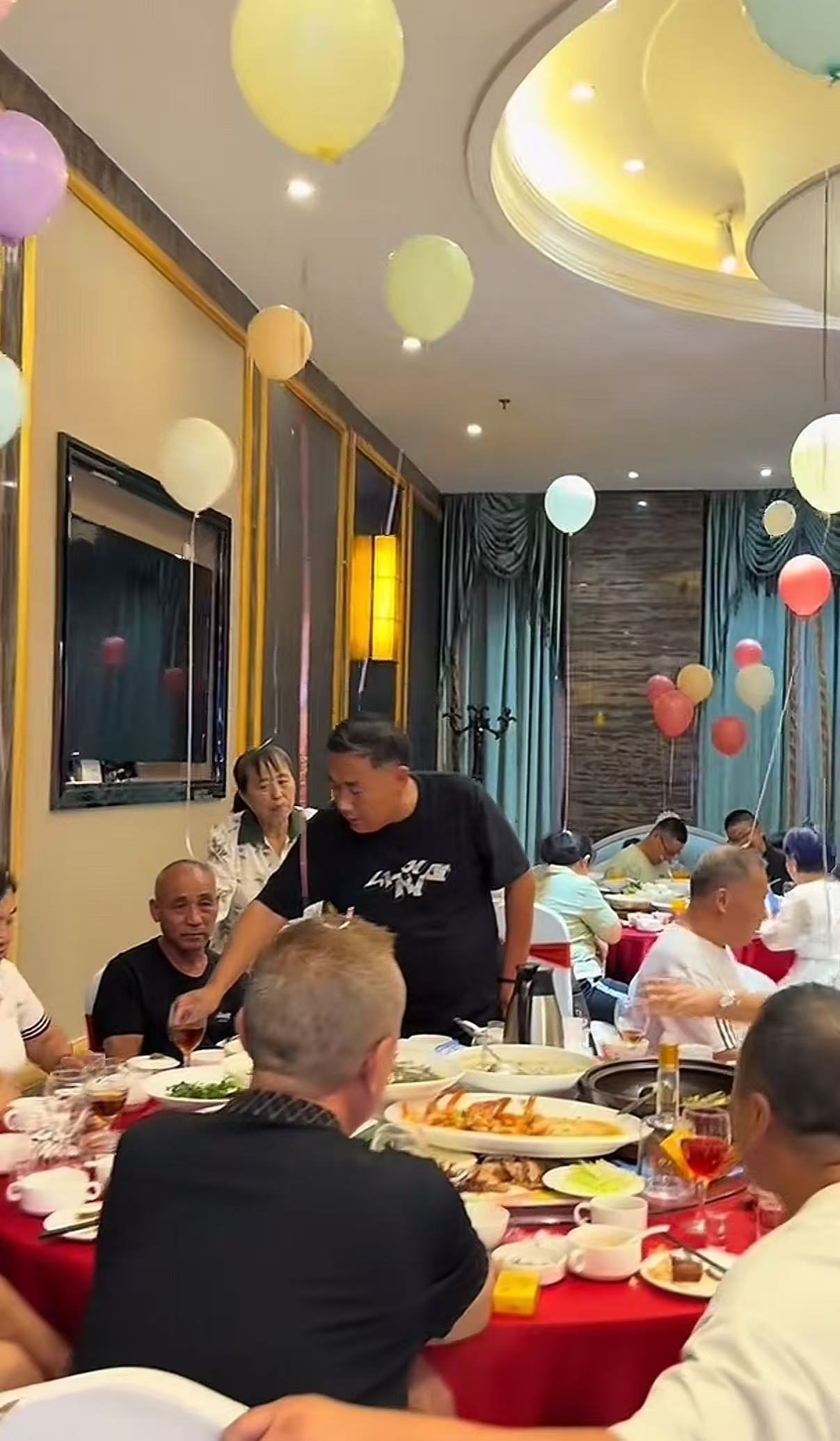 这一家人是多宠孩子想必不用我多说了吧