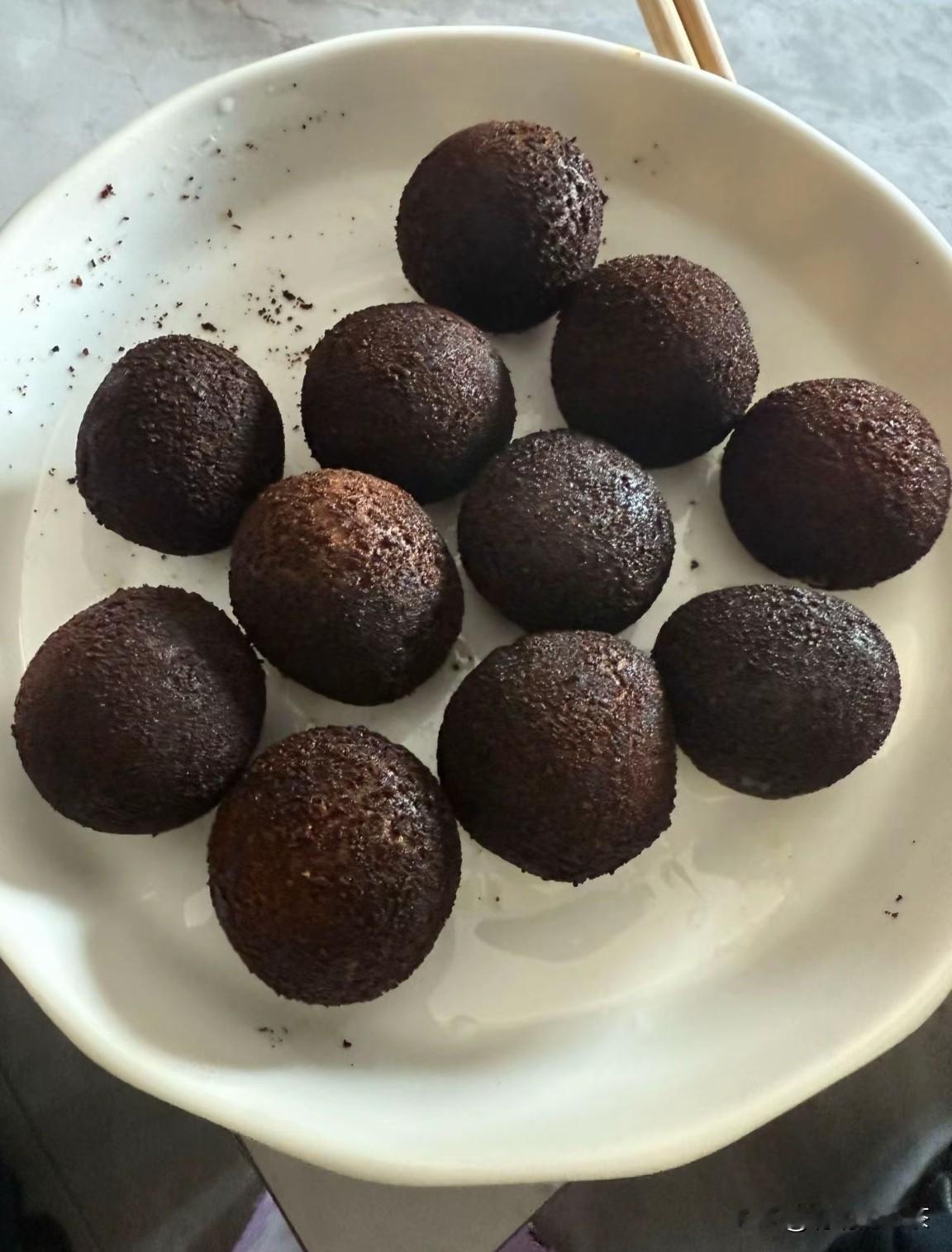 晚饭给老公炸的元宵，是不是火号有点炸大了