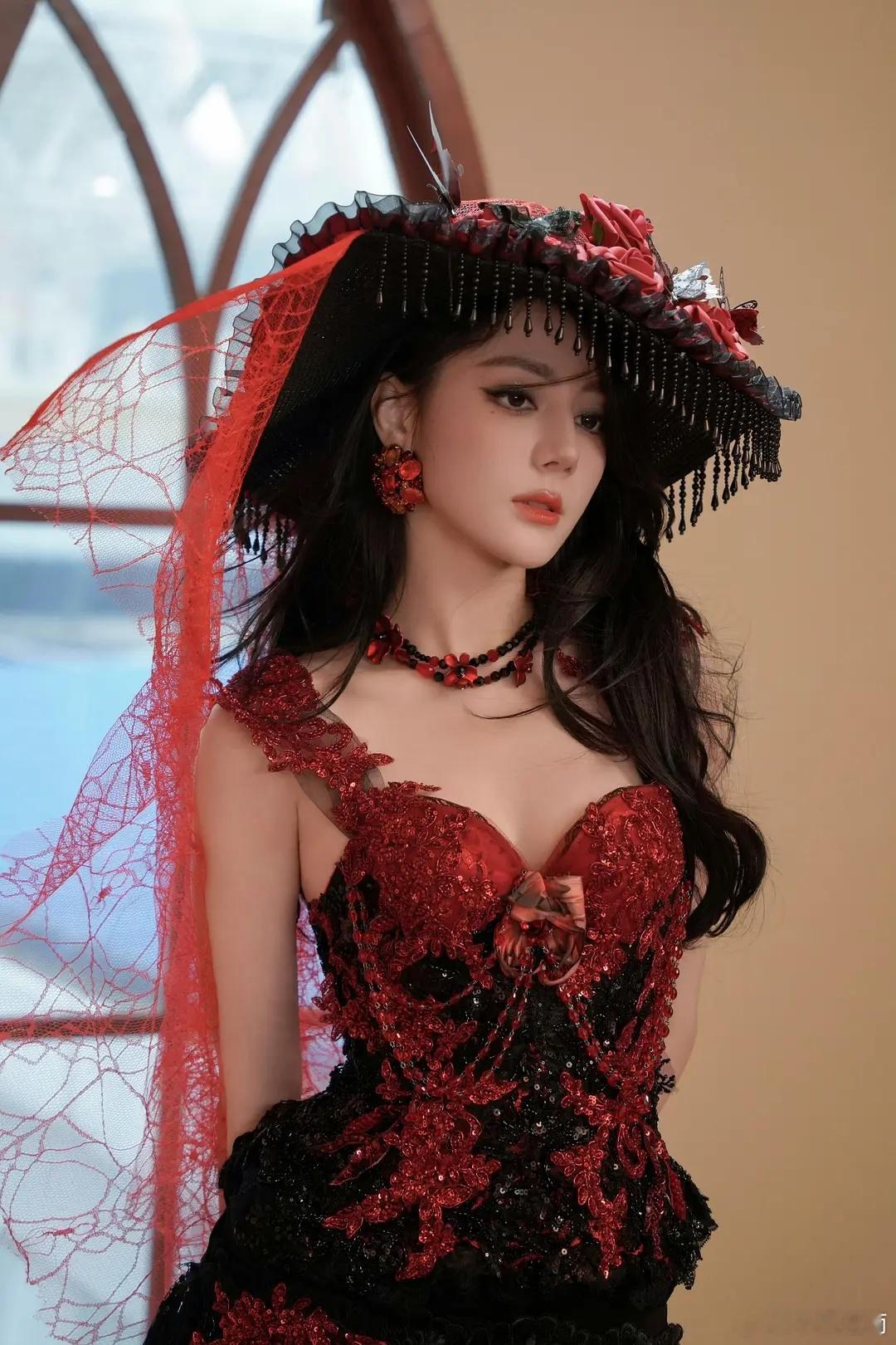 迪丽热巴要不自己看看这样真的好看吗？