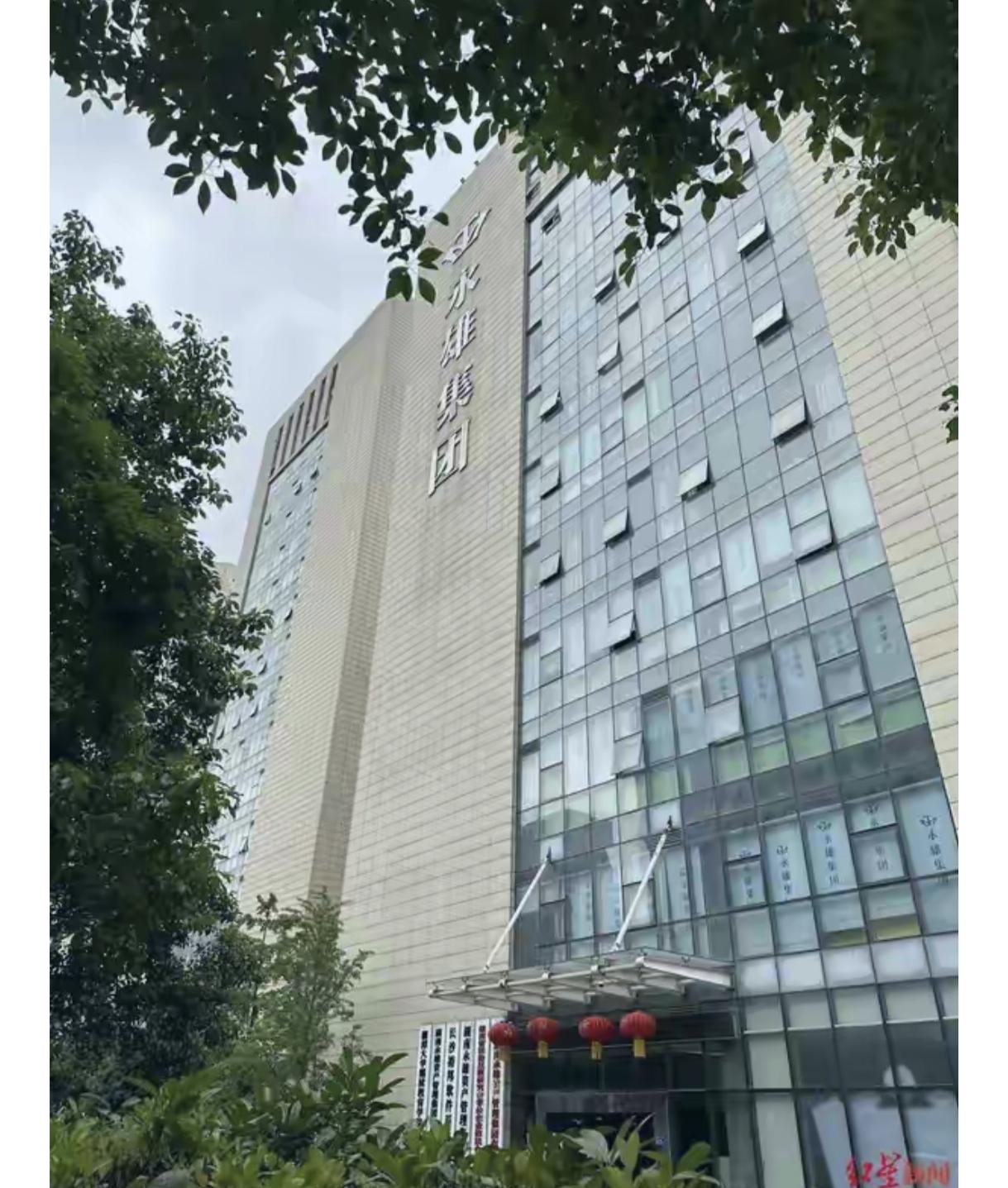 据红星新闻消息，十二月十日，曾经在催收行业雄霸天下的湖南永雄集团发布消息称要再降