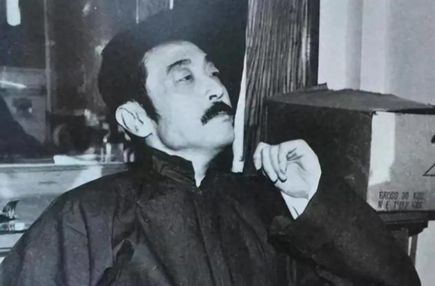 鲁迅为什么骨头硬？因为他是真有钱！鲁迅工资之高，是你难以想象的，1912年鲁迅进