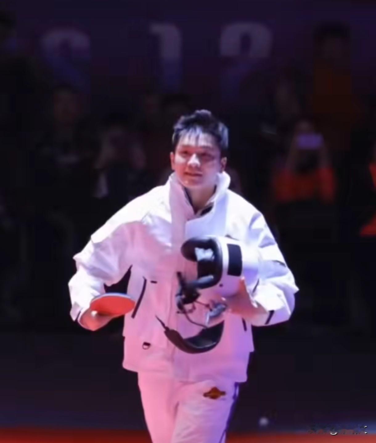 樊振东守国乒一单十年，扛压十年成定海神针，这坚守太硬核国乒男团一单位置谁能