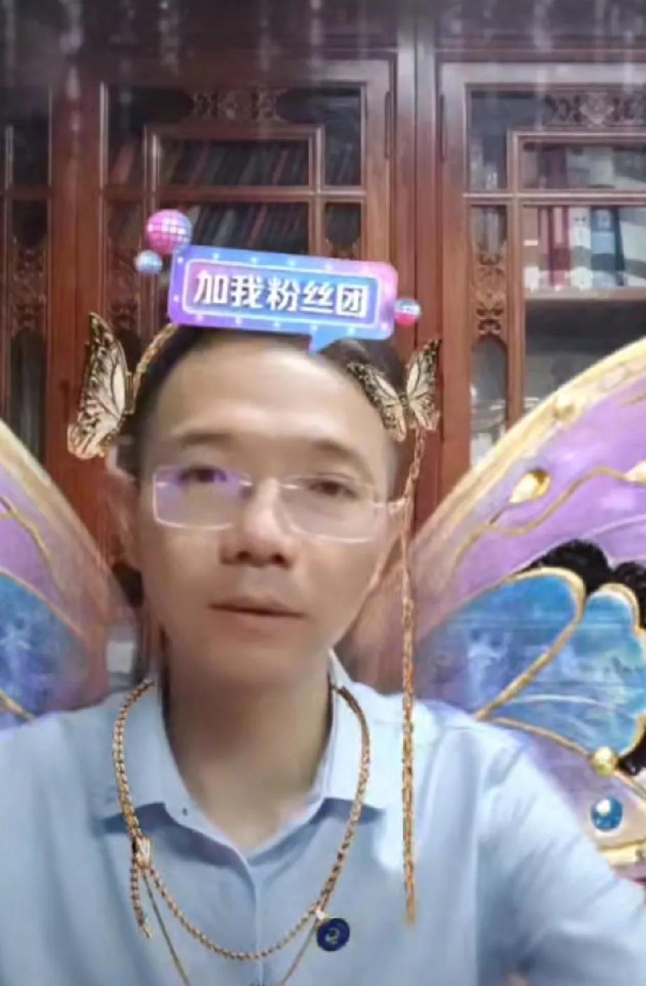 三拒绝会议之后，云昊杨总陆续开启了直播，李圣律师也开启了直播人气直充1万，说送走