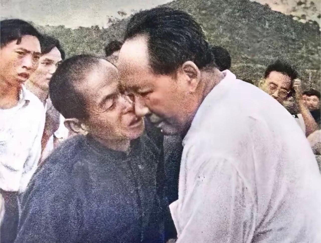 咱们现在提到毛主席，脑海里浮现的往往是他老人家指点江山、挥斥方遒的伟岸形象。可谁