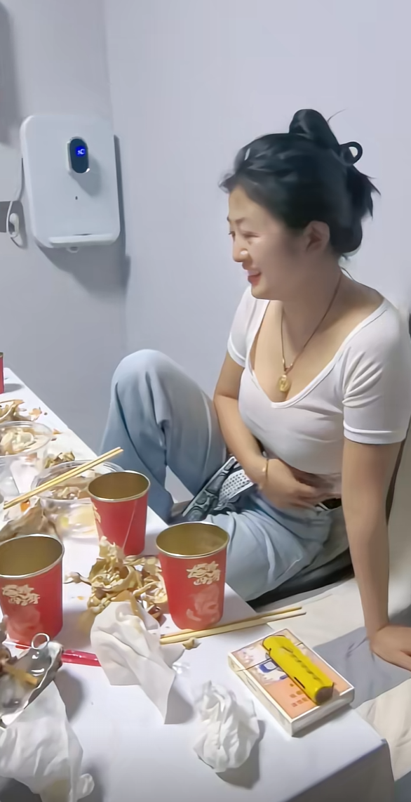 问：打火机是什么颜色的