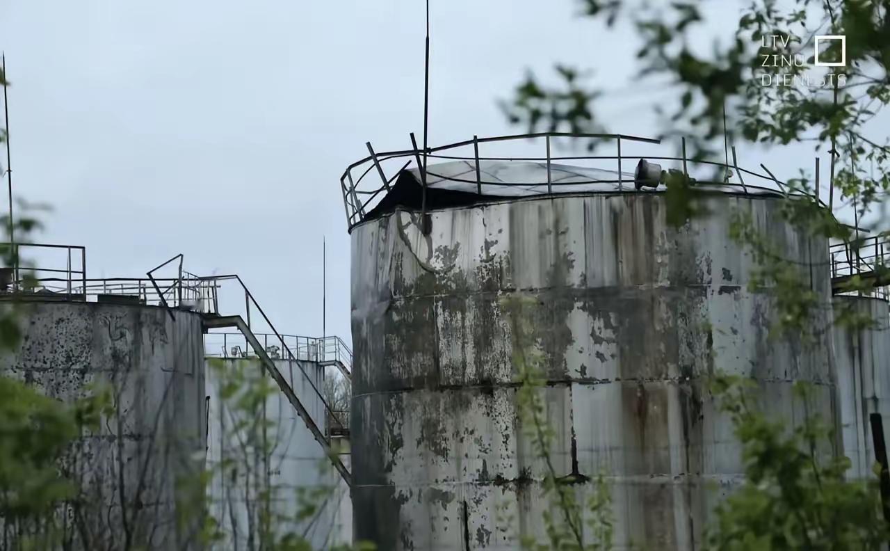 太尴尬啦，乌克兰无人机竟然袭击了拉脱维亚的一个油库和一列客车。俄乌冲突后，