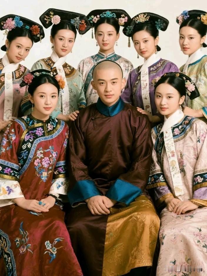 一位38岁依旧待字闺中的大龄女子声称：“应该恢复妻妾制，让富有的男性多娶几位妻子