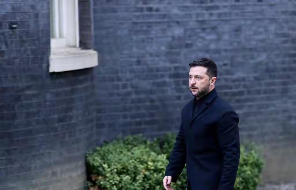 【美欧为俄3000亿资产撕破脸！中国网友：这招我们早玩明白了】家人们，最近