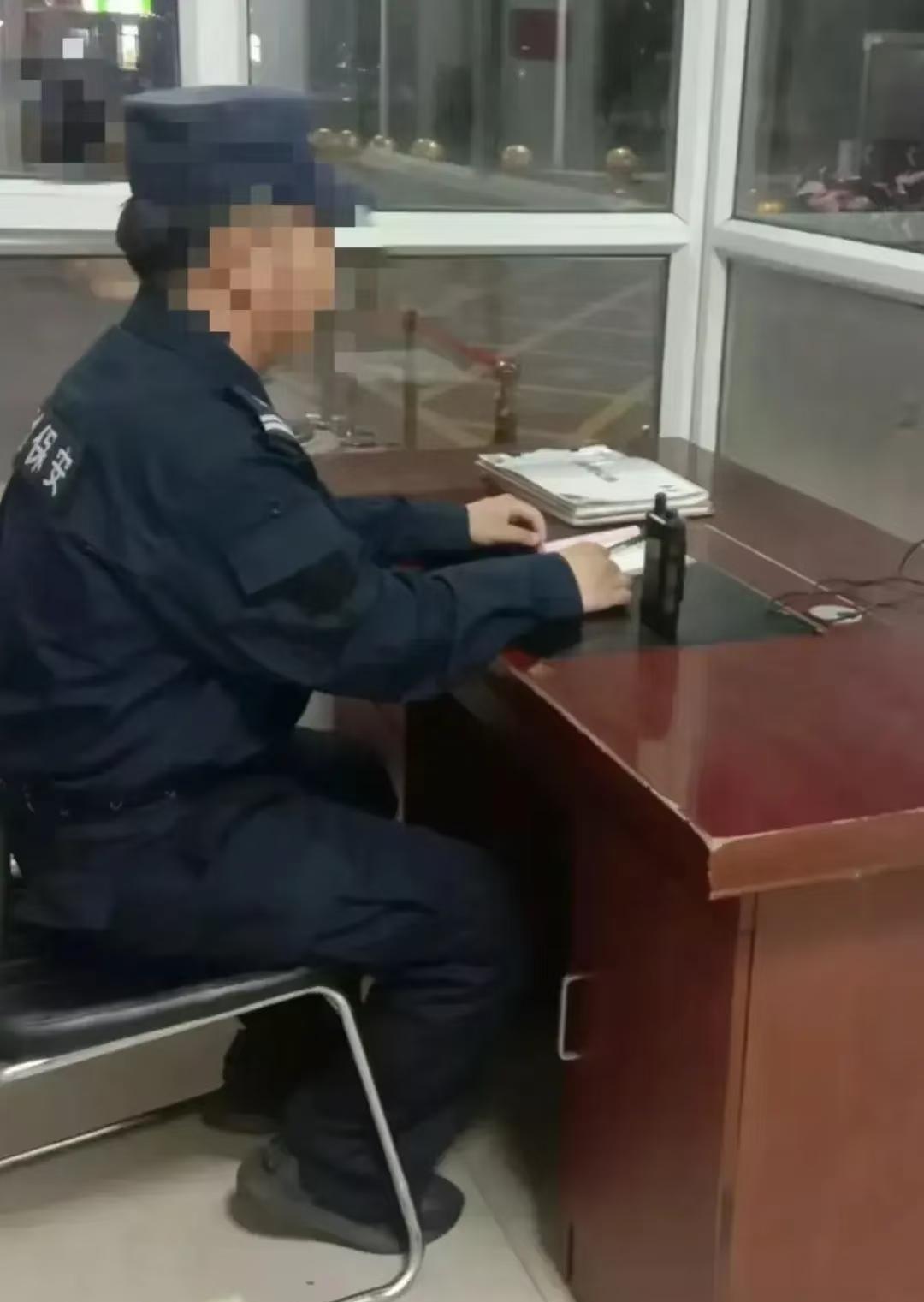 我老板还是很精明细打细算的，要是没个头脑，肯定不干不上老板的，当老板不是人人都是