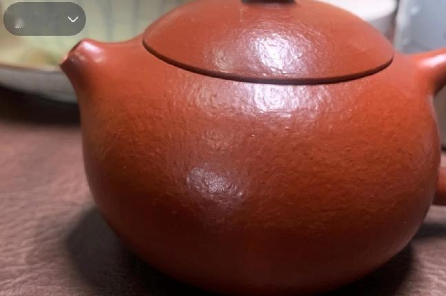 果断退货了！这是我在直播间399元购买的紫砂壶。当初商家说是朱泥半手工壶，我觉得