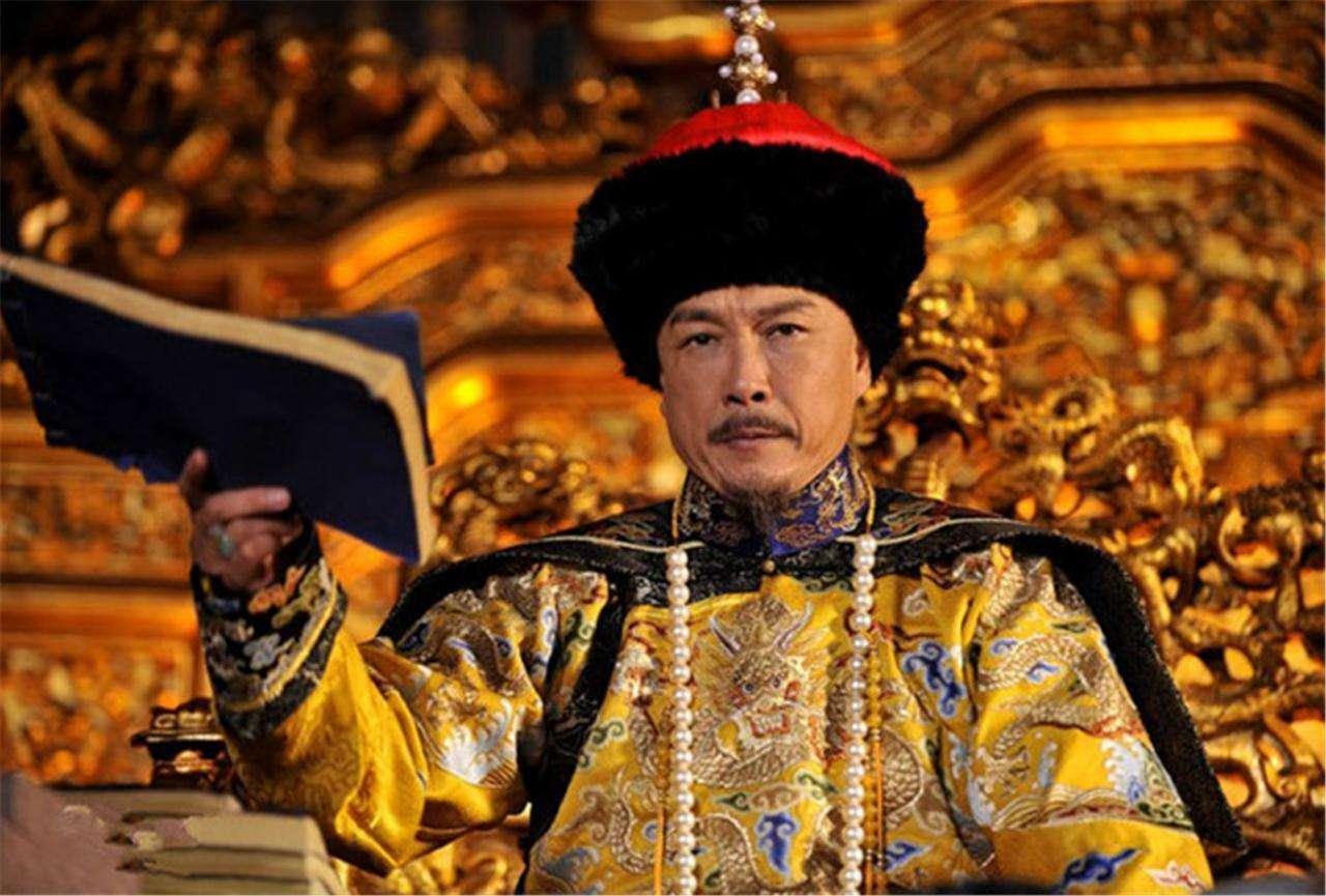 雍正整肃八爷党，唯独对十阿哥从轻发落，十阿哥不解深夜觐见，雍正取出他十年前的家书