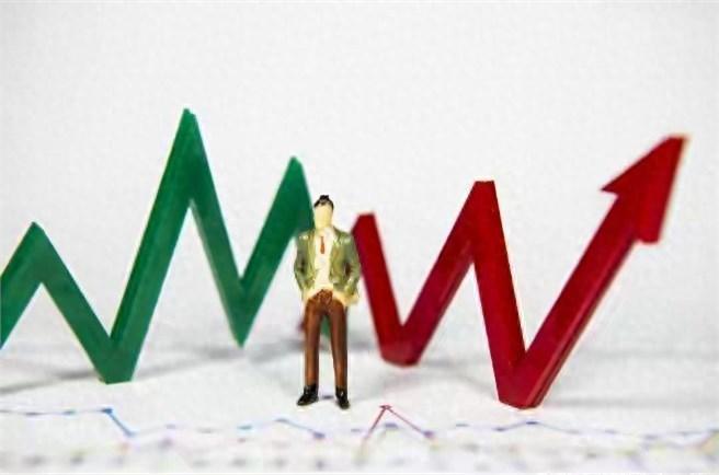 刚开完内部策略会的基金经理喝了口咖啡，压低声音说：“外面都说六大利好雨露均沾，其