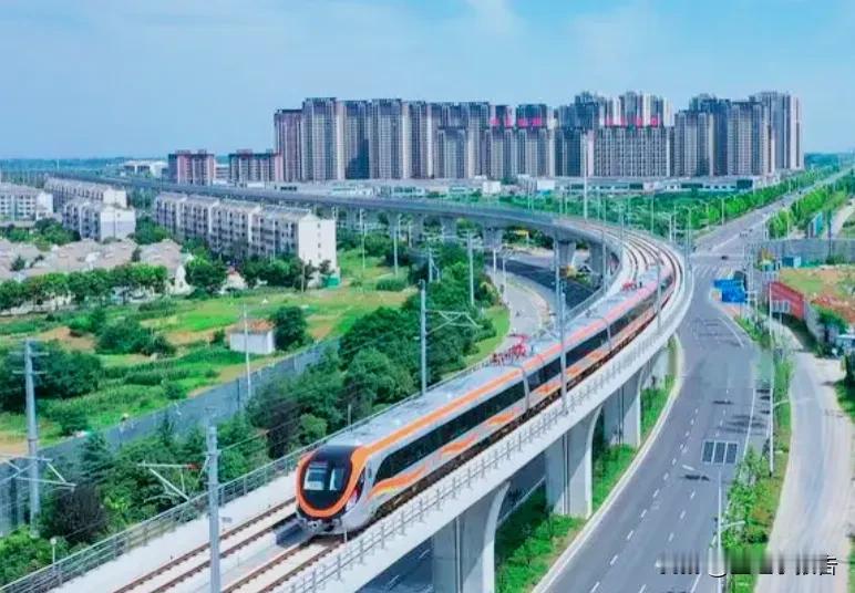 滁州地铁运营线路每年要补贴两亿多，这也是宁滁一体化需要付出的代价。如果滁州没有在