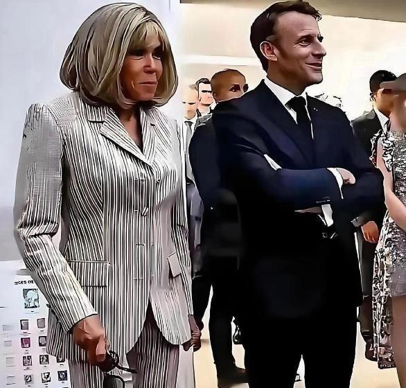 马克龙为何不选年轻貌美的伴侣，反倒和72岁的布丽吉特相守。高层择偶不会只看皮囊。布丽吉特学识出众，社