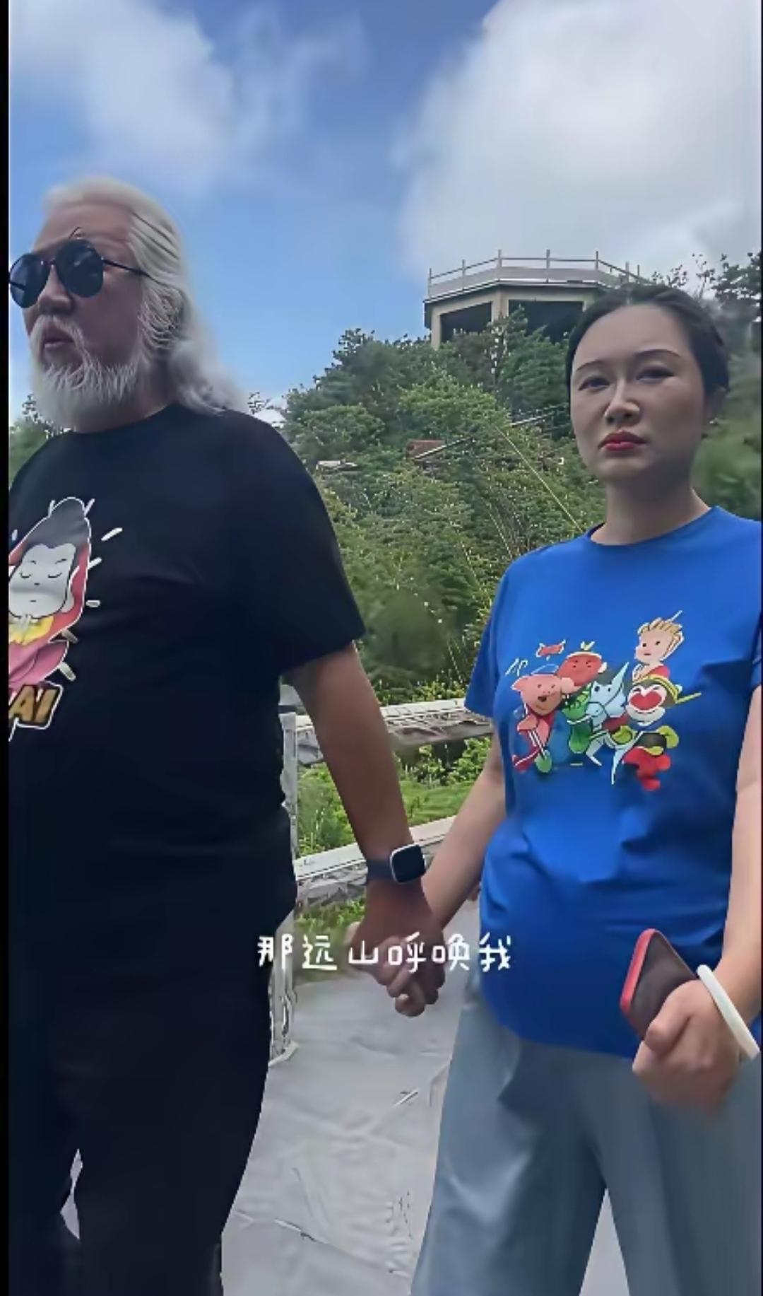 这不是已经怀上第四胎了吗，应该很高兴了吧，可是咋就从脸上看不出他高兴的样子呢？