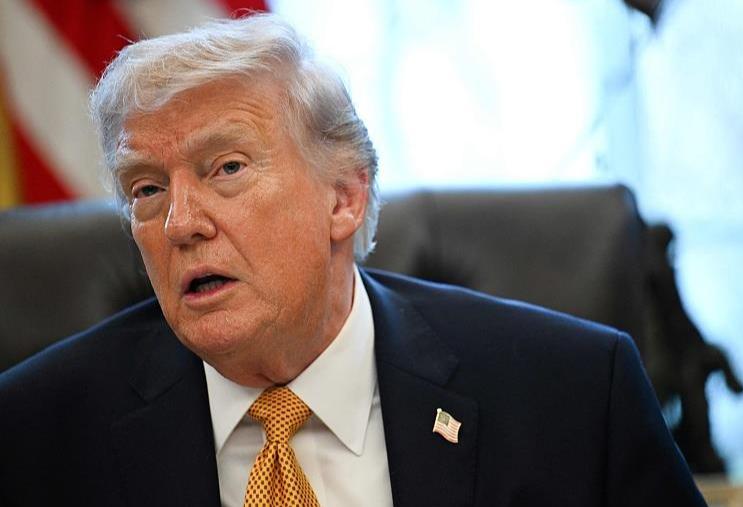 美国满世界打仗，几十年也没垮；俄罗斯被整个西方围堵制裁，现在也没倒下；以色列被周