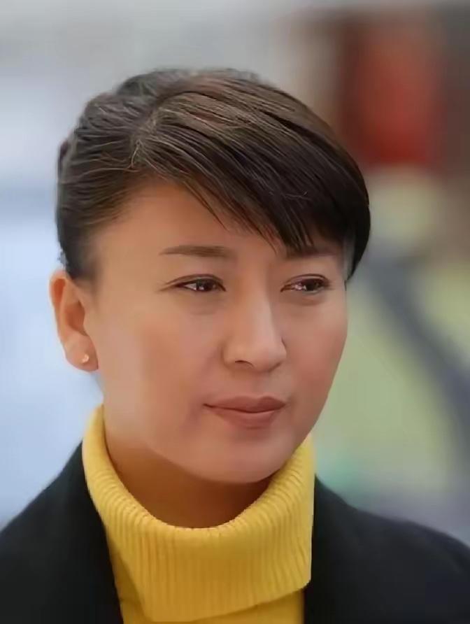 从农村割草喂猪到吐槽年入40万活不了？闫学晶的“失忆”才真扎心！谁能想到，当