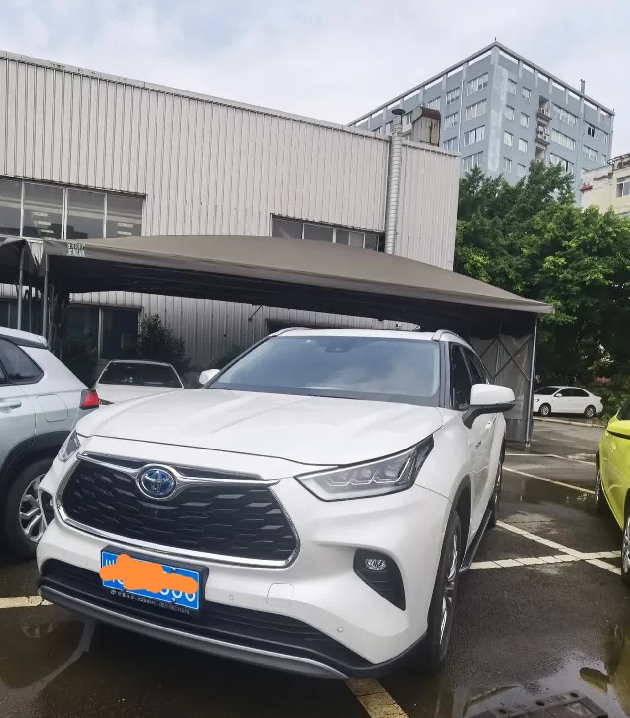 汉兰达PK赛那，大都会选汉兰达？第一，同一个爹丰田，第二，都搭载了丰田混